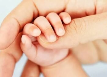 Indian Couple Sells their Baby to Purchase iPhone 14 for Creating Reels