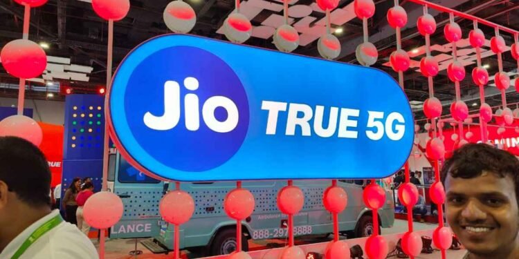 Reliance Jio’s New Offer: Free JioHotstar, 15GB Data for Rs 195