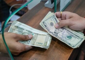 RBI Orders Banks To Cut Dollar Bets Sharply