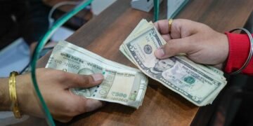 RBI Orders Banks To Cut Dollar Bets Sharply