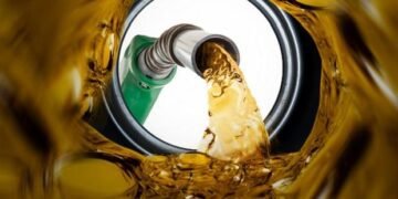 Oil Companies bear ₹1,700 crore daily to Protect Consumers
