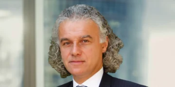 Gold may hit $10000 as AI risks rise globally says chris wood