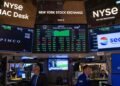 AI slowdown, oil surge, Fed hike drag US markets lower